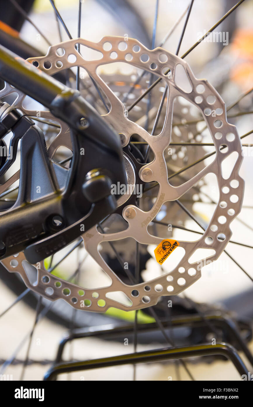 Vtt frein a disque de la roue arriere Photo Stock Alamy