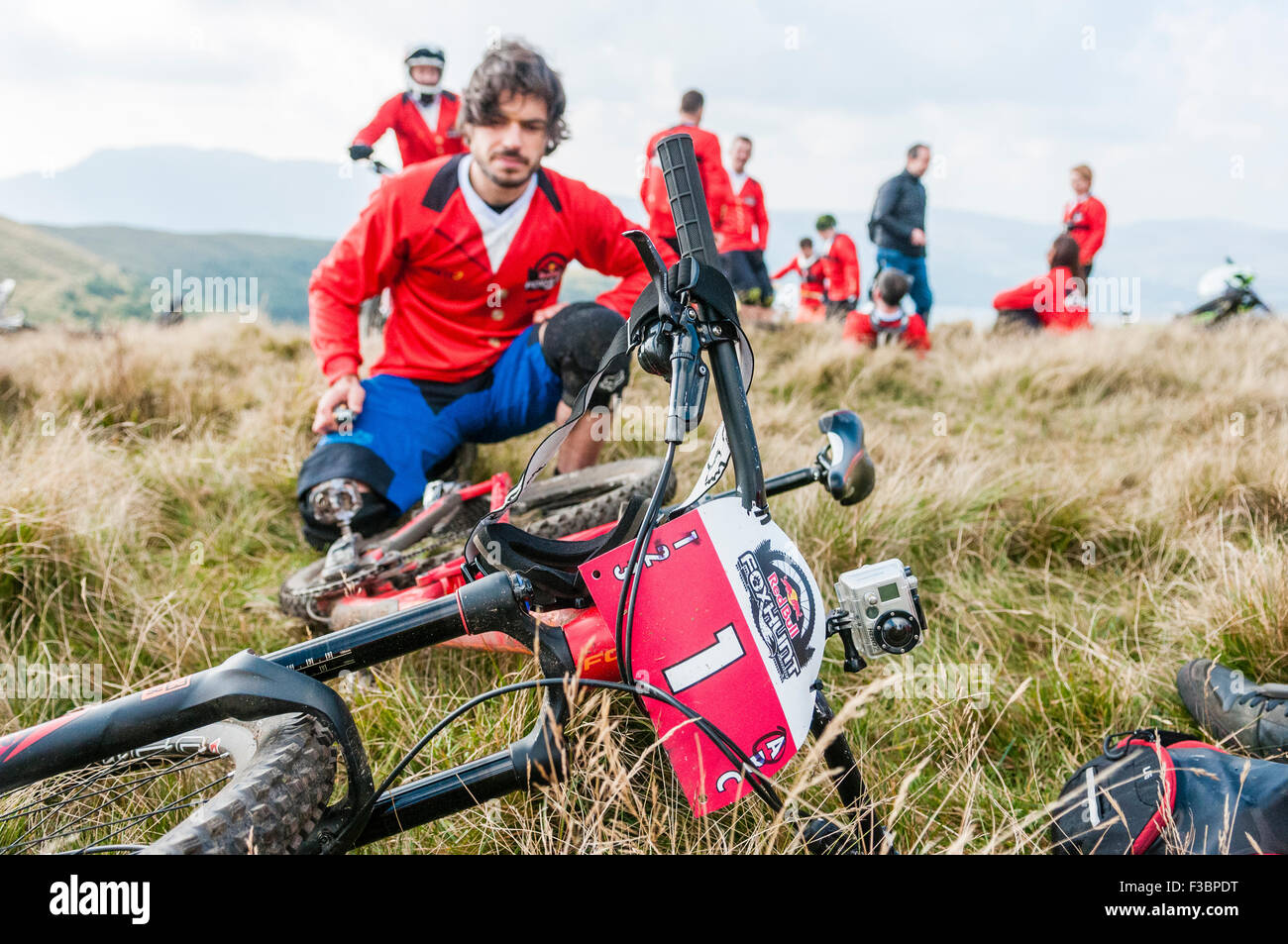 Rostrevor, Irlande du Nord. 04 octobre 2015 - Nicolas Baisin, modèle avec Elite Model Agency et cycliste Keen, a la plaque numéro un à la Red Bull Foxchat. Crédit : Stephen Barnes/Alay Live News. Banque D'Images