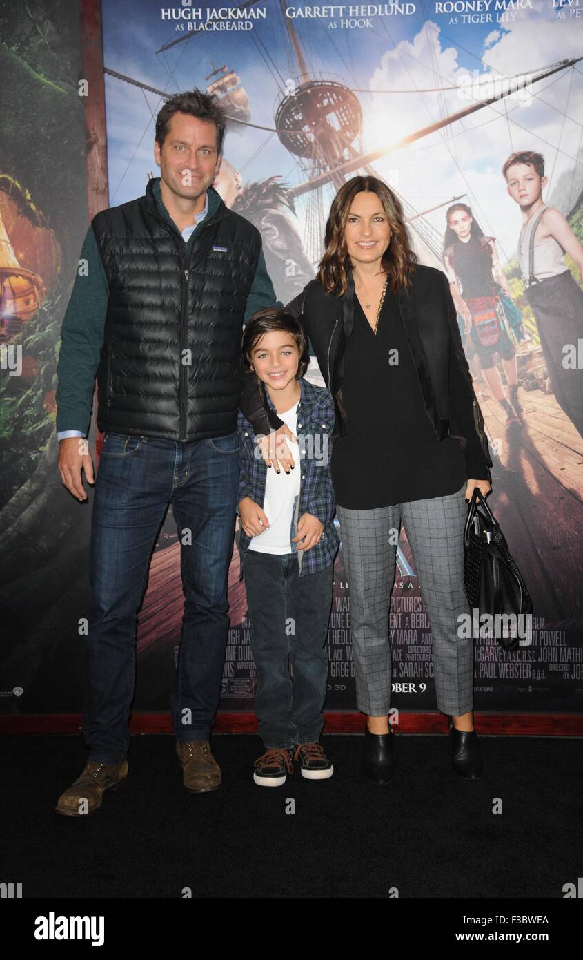 New York, NY, USA. 4ème Oct, 2015. Mariska Hargitay, August Miklos Friedrich Hermann Peter Hermann, au niveau des arrivées pour PAN Premiere, Ziegfeld Theatre, New York, NY Le 4 octobre, 2015. Credit : Kristin Callahan/Everett Collection/Alamy Live News Banque D'Images