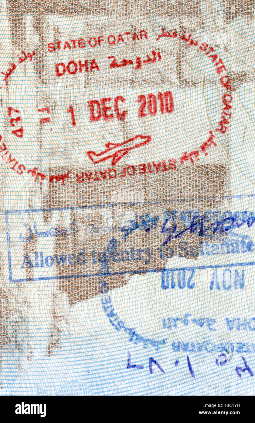 Tampons de visa de sortie et d'entrée de l'immigration - L'arrivée sur timbres de passeport grec Banque D'Images