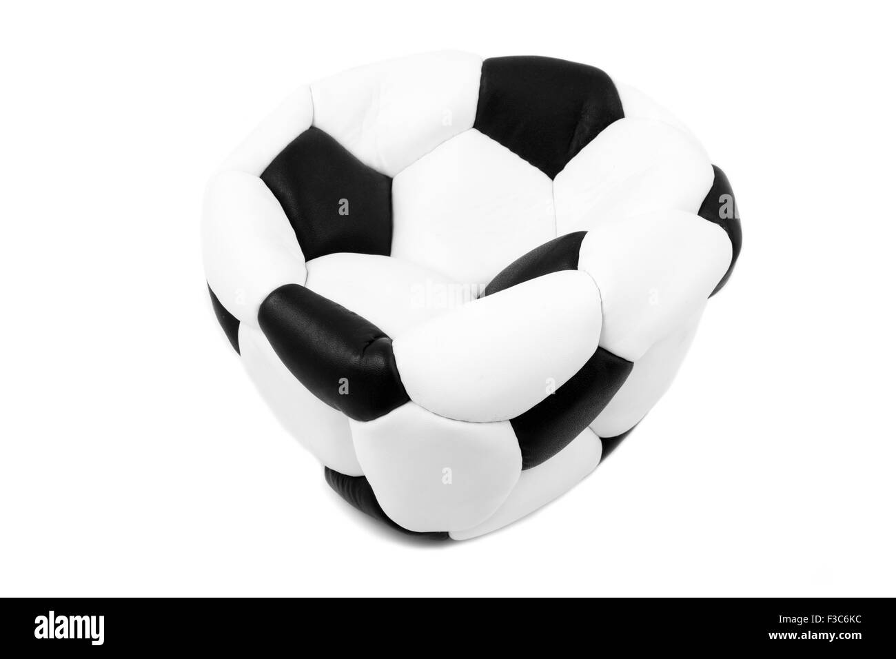 Ballon de foot dégonflé isolated on white Banque D'Images