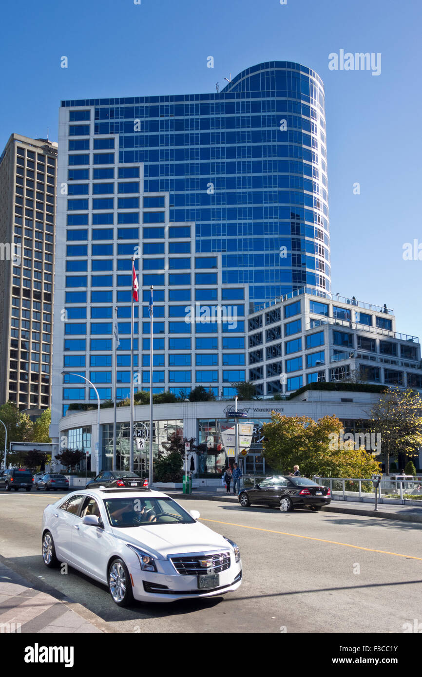 Fairmont Waterfront Hotel, dans le centre-ville de Vancouver, près du port. Vue de l'extérieur du bâtiment de la rue. Banque D'Images