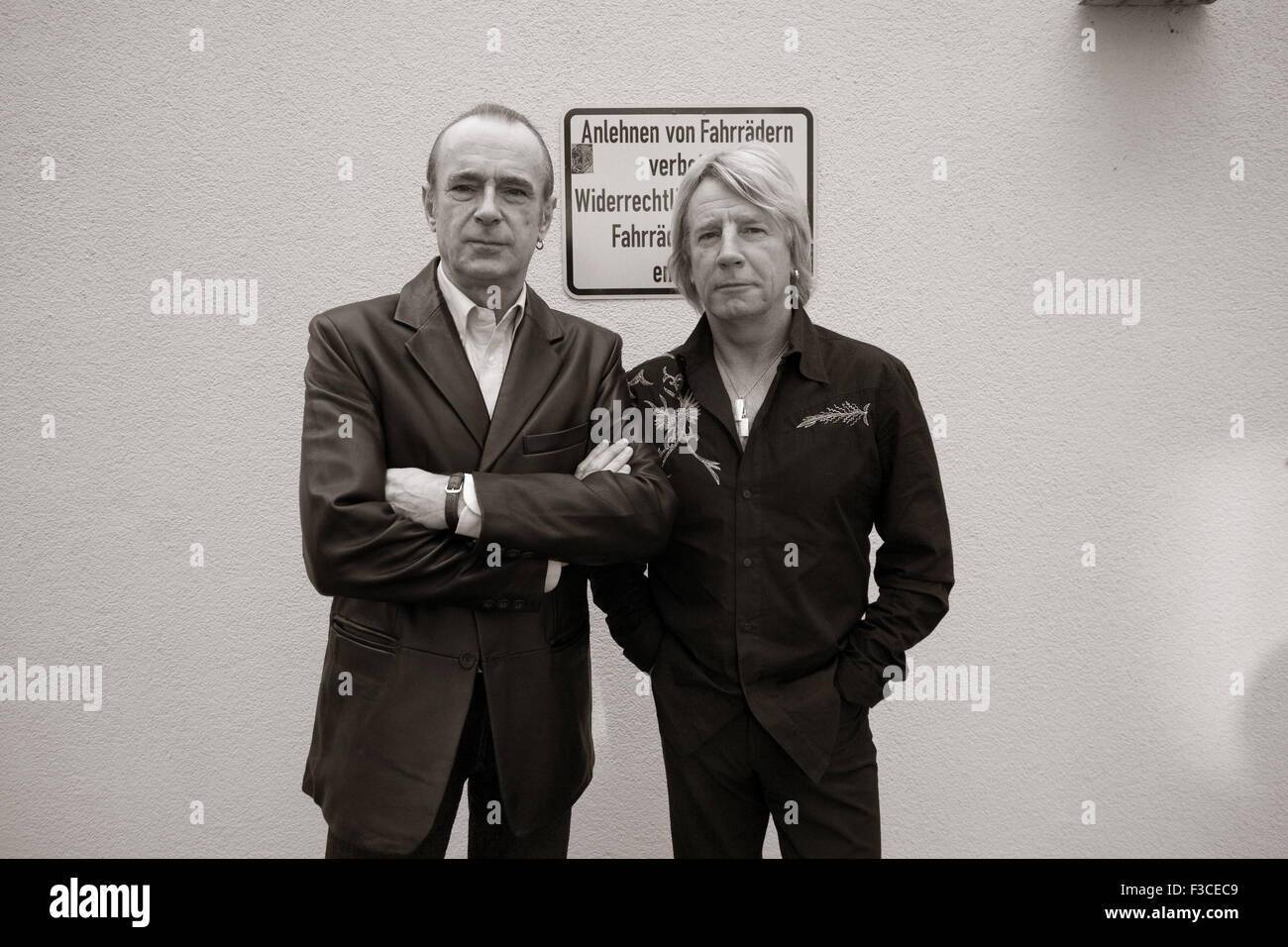 Francis Rossi et Rick Parfitt du groupe de rock anglais Status Quo à Munich en Allemagne. Banque D'Images