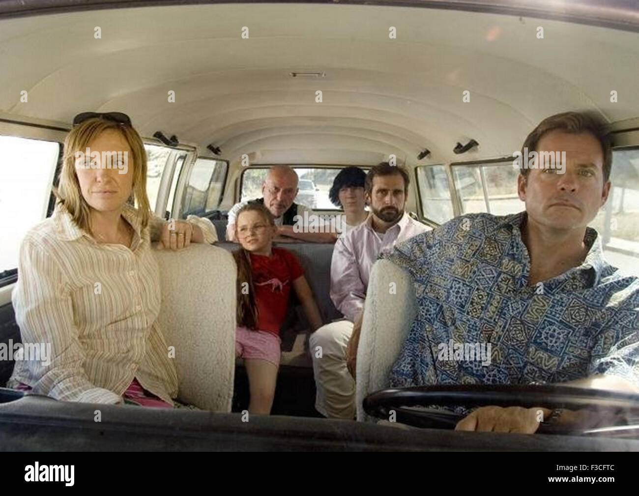 LITTLE MISS SUNSHINE 2006 Twentieth Century Fox Film avec Toni Collette à gauche et Steve Carell à droite Banque D'Images