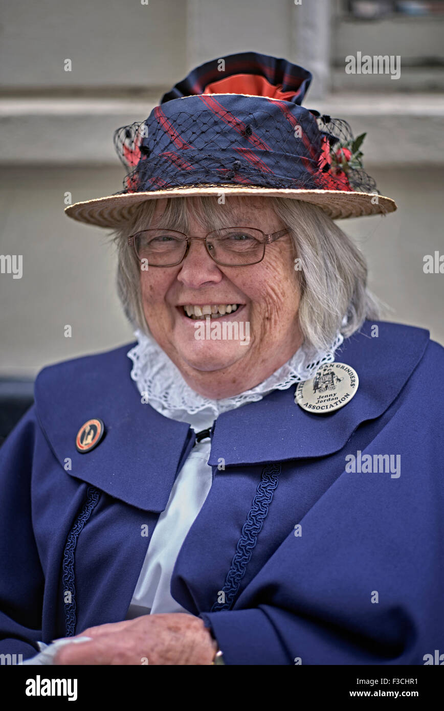 Portrait femme anglaise senior dans la tenue anglaise vintage des années  1920. Angleterre Royaume-Uni Photo Stock - Alamy