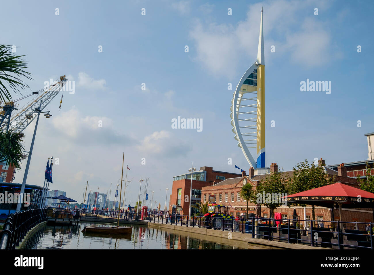 L'Unis Tour Spinnaker au centre commercial GUNWHARF QUAYS, Portsmouth, Hampshire, Angleterre, Royaume-Uni. Banque D'Images