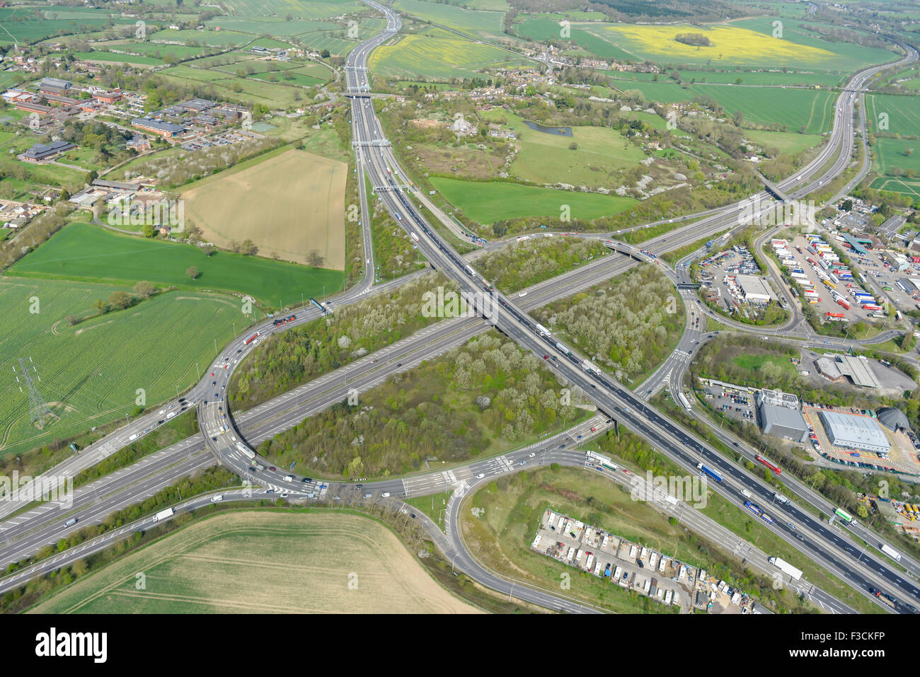 Photographie aérienne des A1(M)-M25 Junction, South Mimms, Hertfordshire Banque D'Images