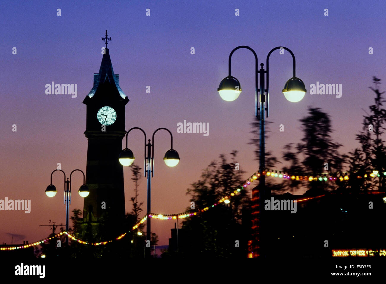 Tour de l'horloge de Skegness illuminations. Le Lincolnshire. L'Angleterre. UK Banque D'Images