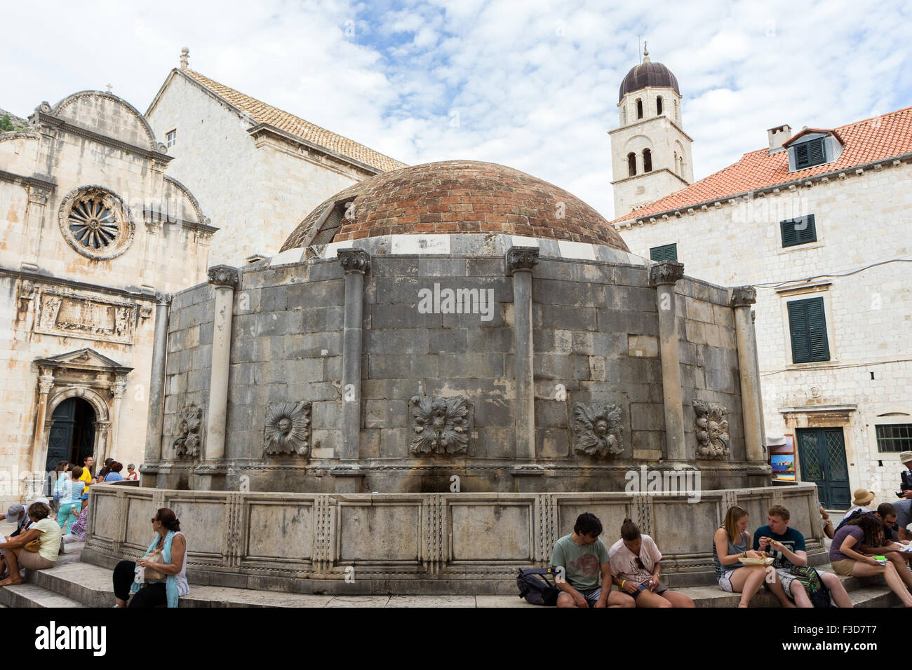 Vue de la grande fontaine d'Onofrio à la vieille ville de Dubrovnik, Croatie. Banque D'Images
