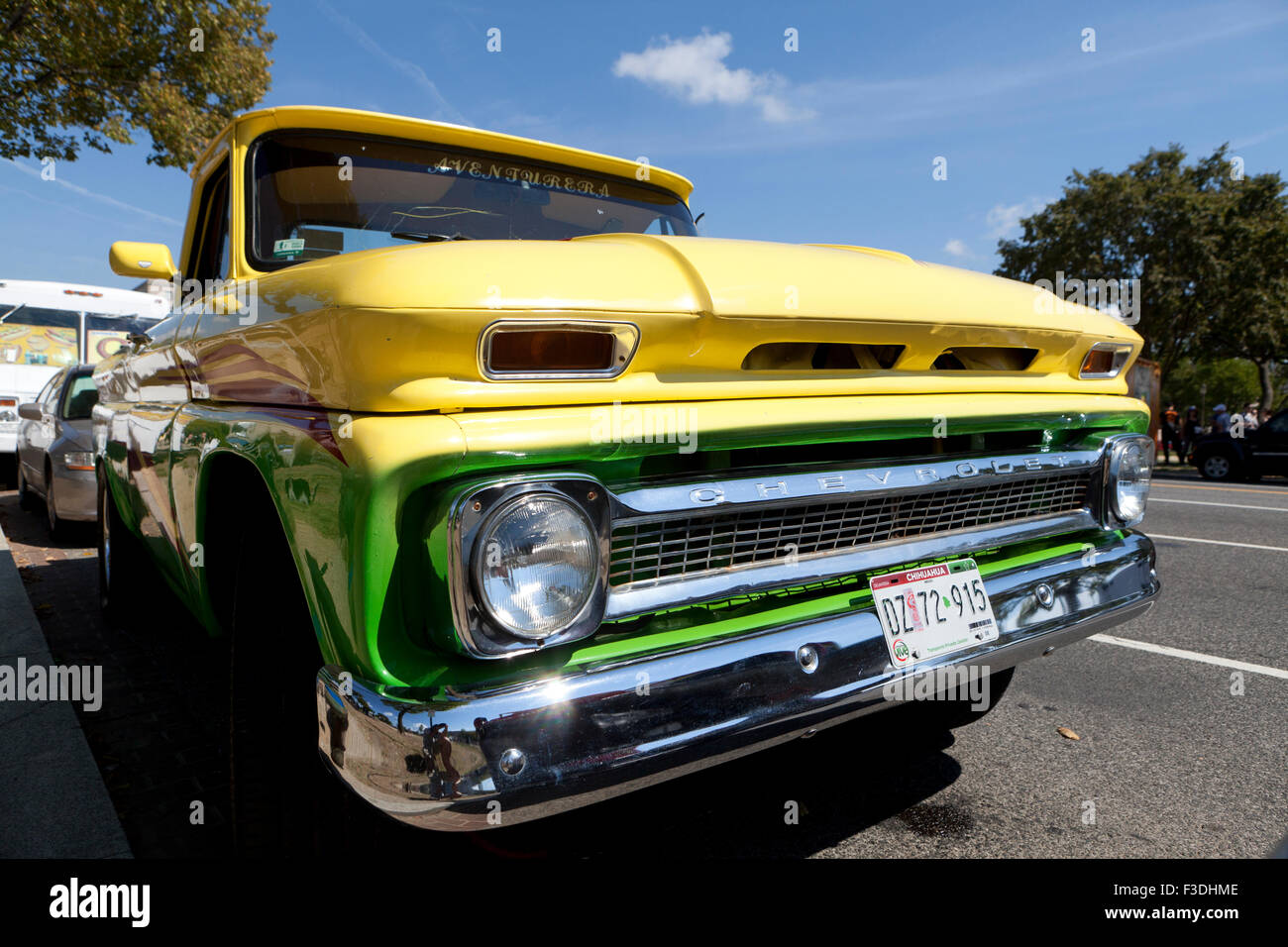 1964 Chevrolet pickup truck grille - USA Banque D'Images