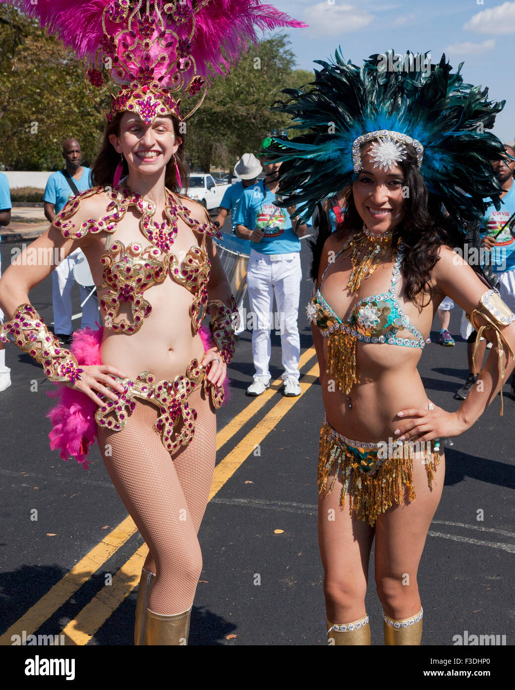 Les danseurs de samba au festival d'Amérique latine - Washington, DC USA Banque D'Images