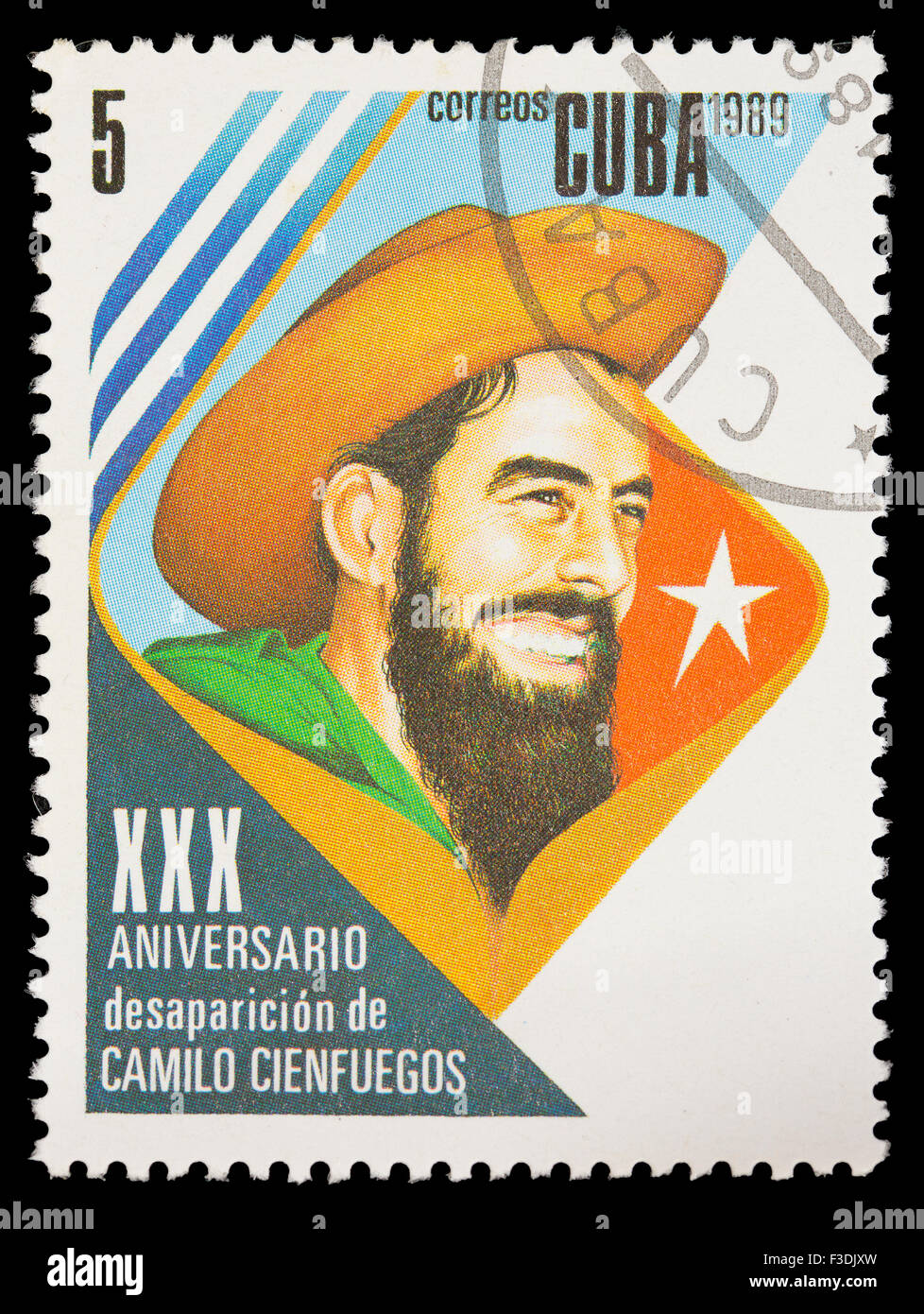 CUBA - circa 1989 : un timbre-poste imprimé en Cuba montre la révolution cubaine avec le portrait de Camilo Cienfuegos, vers 1989 Banque D'Images