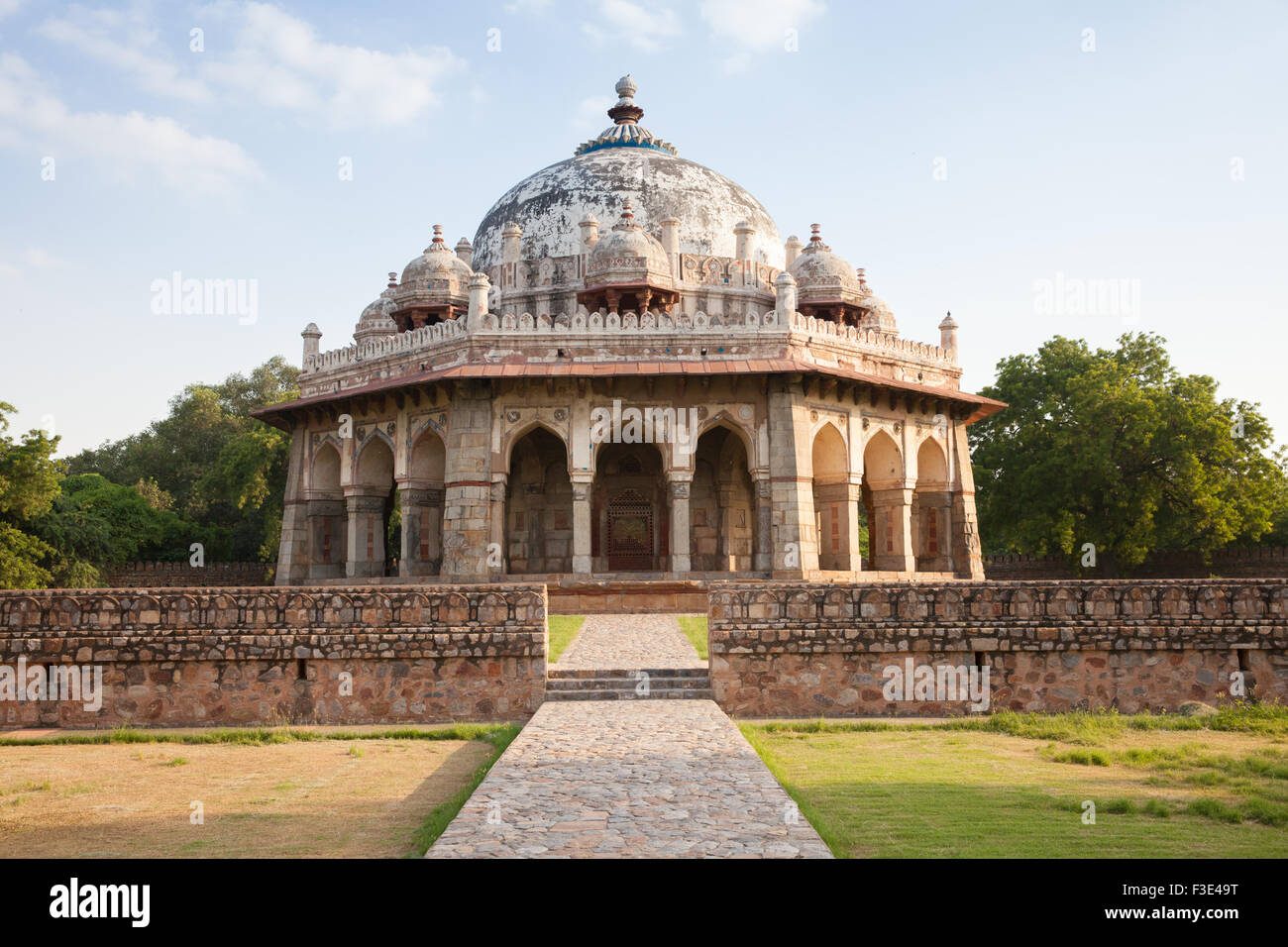 Delhi, Inde - 19 septembre 2014 : Isa Khan Niyazi's Tomb, un des édifices de Tombe de Humayun, complexe le 19 septembre 2014 Banque D'Images