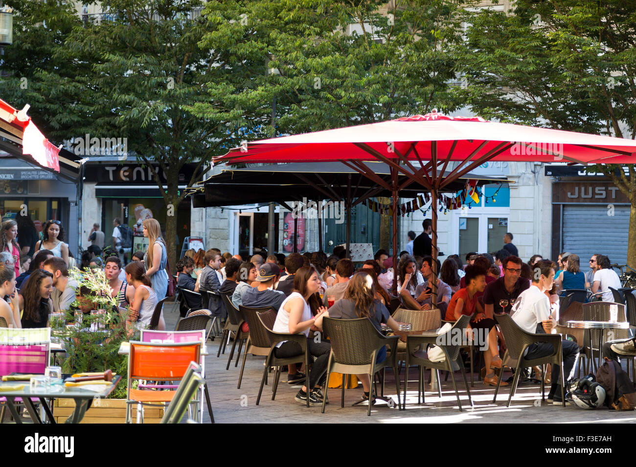 La vie de la rue Restaurant Bordeaux Gironde Aquitaine France Europe Banque D'Images