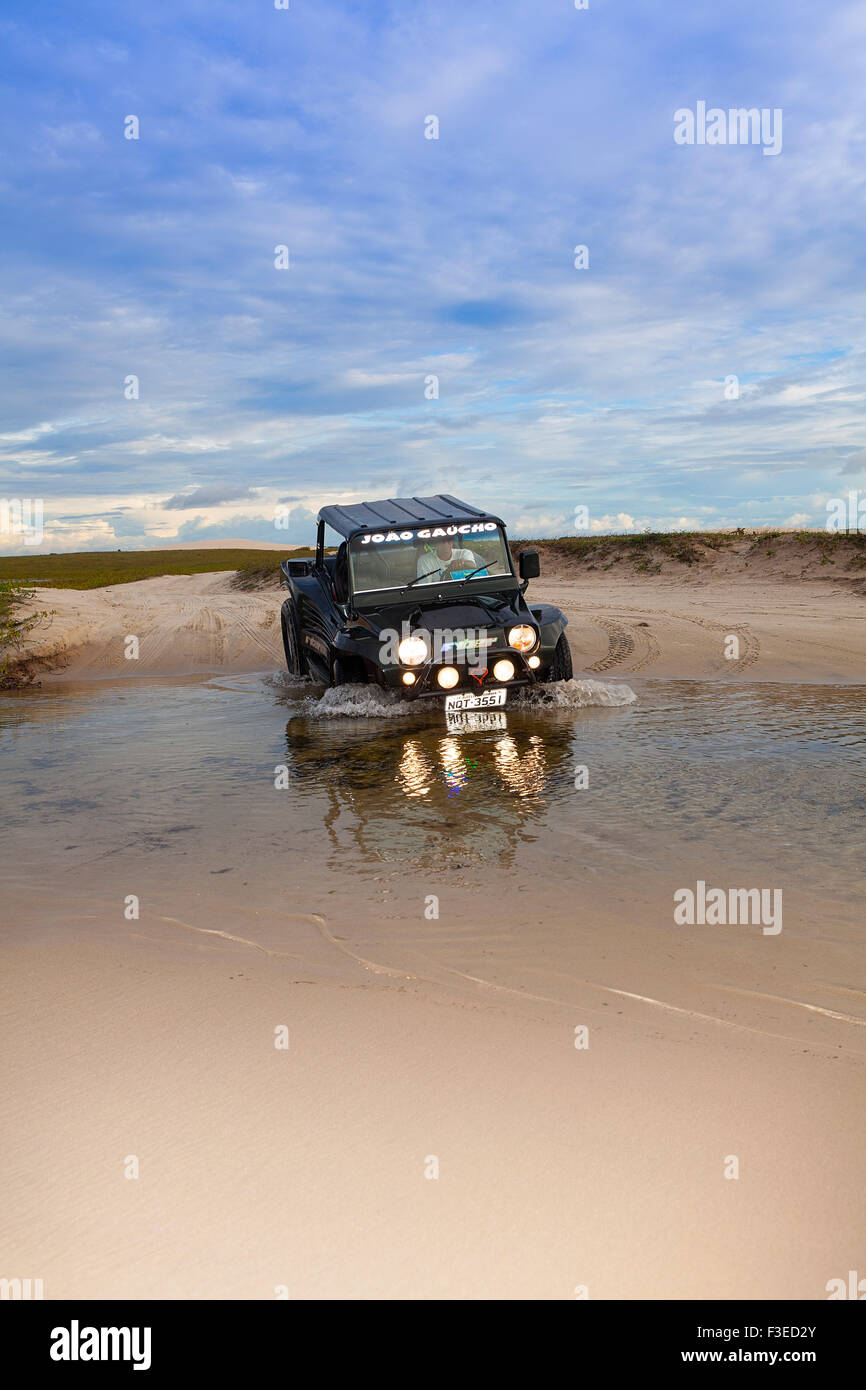 Une plage buggy dans Jericoacoara Banque D'Images