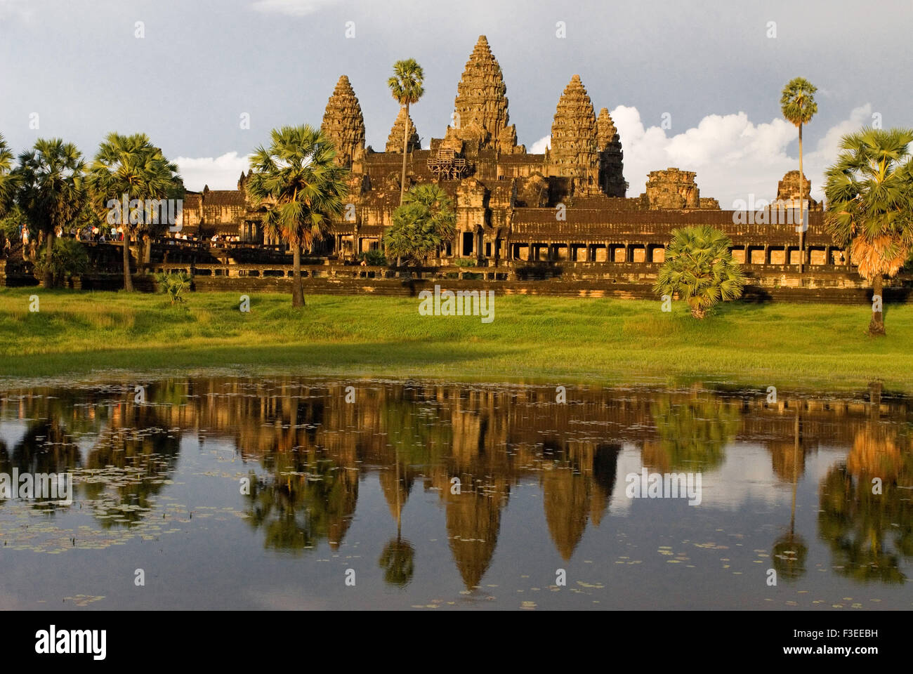 Temple d'Angkor Wat. Les temples d'Angkor sont des structures hautement symbolique. Le premier concept est l'Hindu temple-montagne, où Banque D'Images
