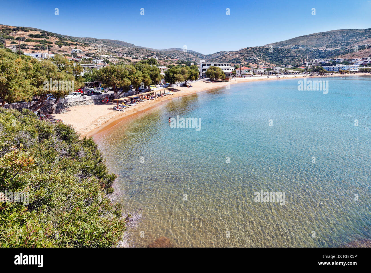 La plage de Batsi à Andros, en Grèce Photo Stock Alamy