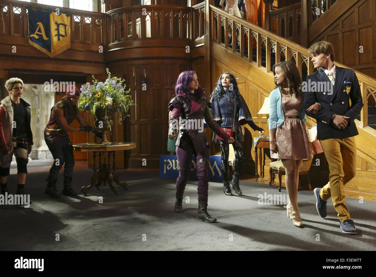 Descendants est une comédie musicale américaine de télévision 2015 fantasy film réalisé par Kenny Ortega. Cette photo est pour un usage éditorial uniquement et est l'auteur de la société film et/ou le photographe attribué par le film ou la société de production et ne peut être reproduite que par des publications dans le cadre de la promotion du film ci-dessus. Un crédit obligatoire pour l'entreprise de film est nécessaire. Le photographe devrait également être portés lorsqu'il est connu. Banque D'Images