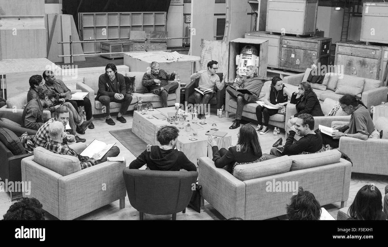 Star Wars : The Force éveille (également connu sous le nom de Star Wars Episode VII : La Force s'éveille) est une opéra opéra épique film réalisé par J. J. Abrams. Cette photo est pour un usage éditorial uniquement et est l'auteur de la société film et/ou le photographe attribué par le film ou la société de production et ne peut être reproduite que par des publications dans le cadre de la promotion du film ci-dessus. Un crédit obligatoire pour l'entreprise de film est nécessaire. Le photographe devrait également être portés lorsqu'il est connu. Banque D'Images