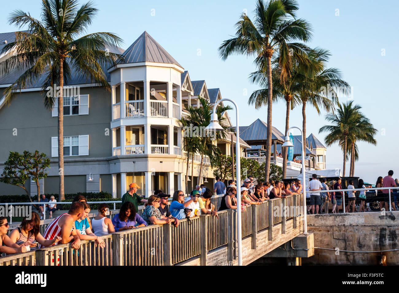 Key West Florida, Keys Mallory Square Dock, célébration du coucher du soleil, festival, le Westin Key West Resort & Marina, hôtel, FL150508071 Banque D'Images