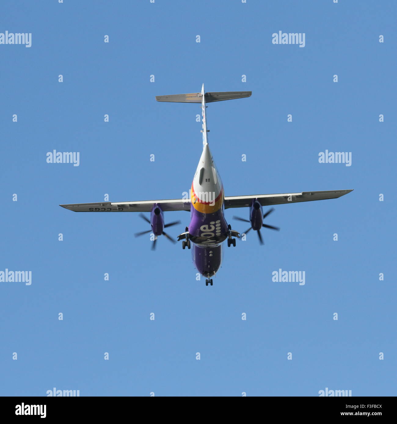 Dornier 328 Flybe en approche sur l'aéroport de Dundee en Écosse en octobre 2015 Banque D'Images