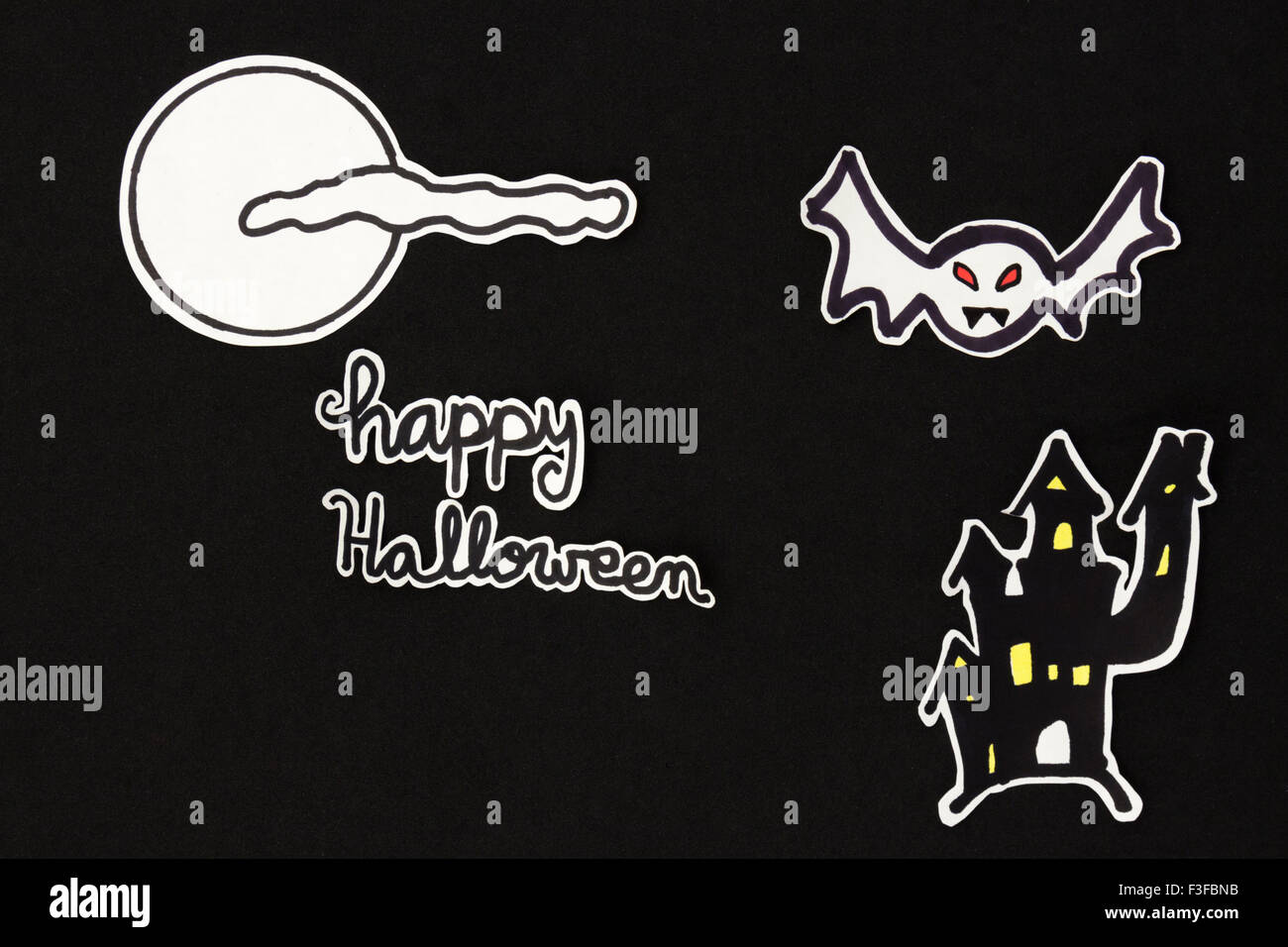 Une vue de dessus de la scène d'Halloween : une chambre et une chauve-souris avec une lune et les nuages et un joyeux Halloween message Banque D'Images