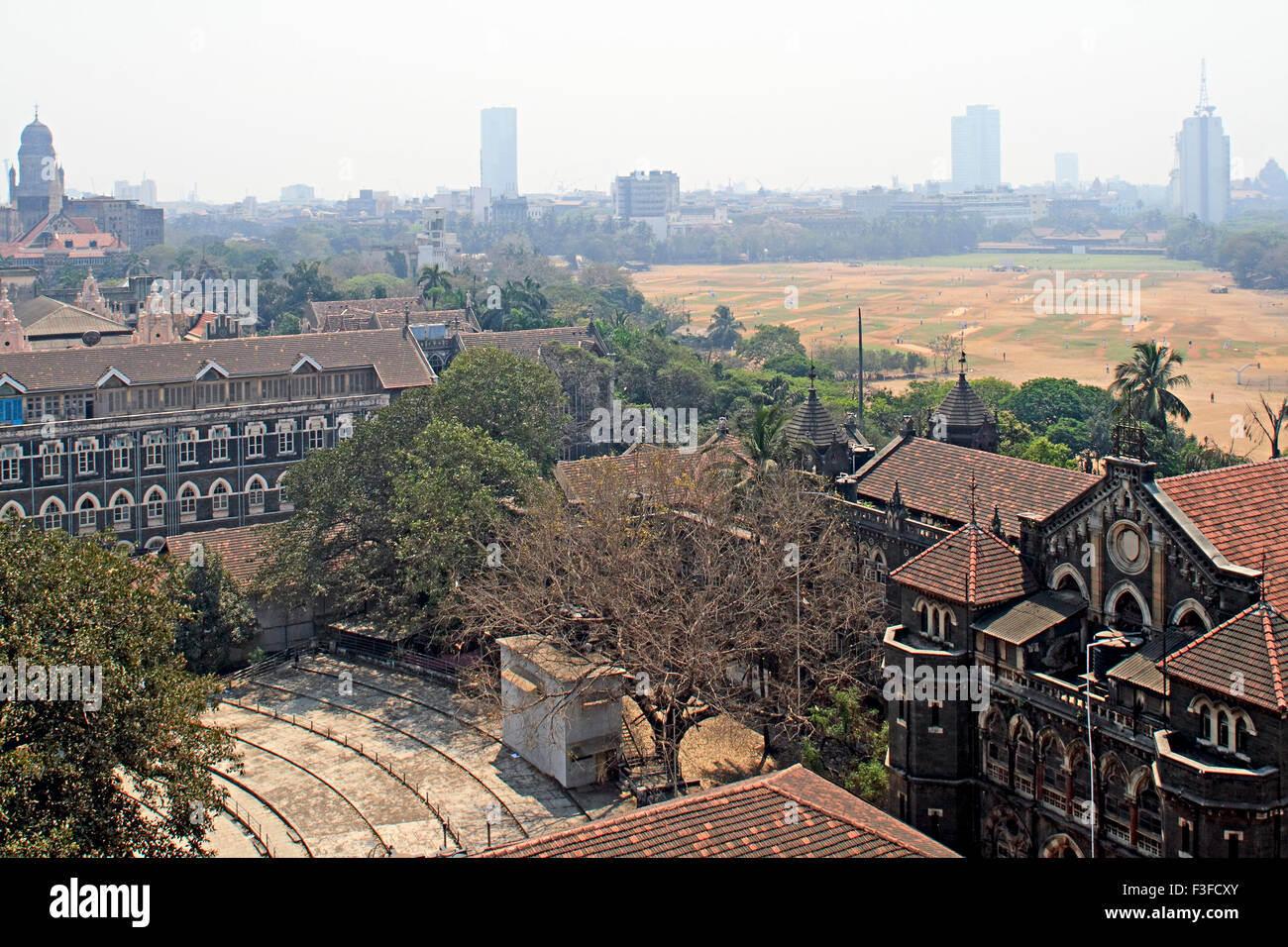 Elphinstone High School ; ancien bâtiment ; rang Bhavan ; Azad Maidan ; Victoria Terminus ; VT ; Bombay Gymkhana ; VSNL ; Bombay ; Mumbai ; Maharashtra ; Inde ; Asie Banque D'Images