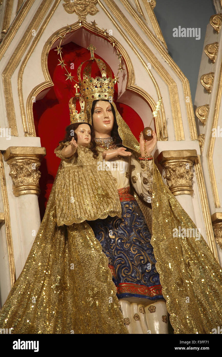 Idole de Mont Marie Enfant Jésus part à l'extérieur de l'Église Mount Mary Mary Mont Bandra Festival Bombay Mumbai Maharashtra Banque D'Images