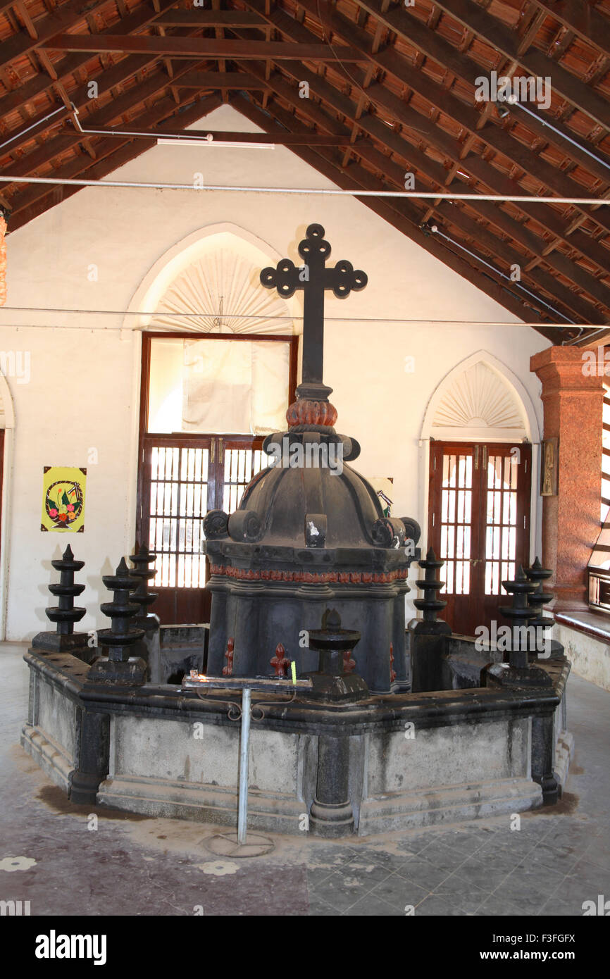 Traverser l'intérieur de l'église St Thomas première église fondée St Thomas Jésus Christ Palayur Thriss Kerdia KodungallorDst ; Banque D'Images