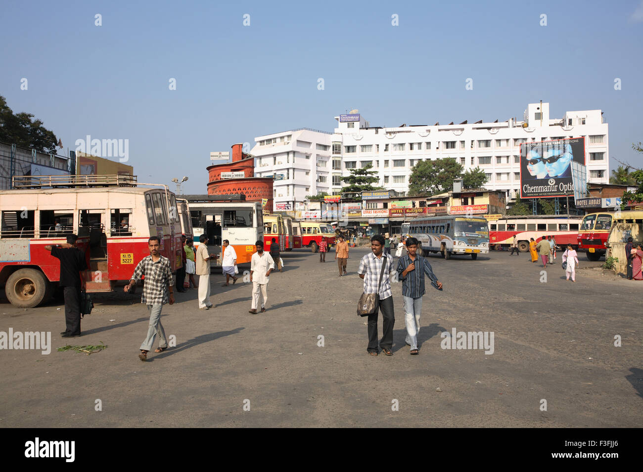 KSRTC Centrale Thiruvananthapuram Kerala State Road Transport Corporation Bus Station ; Trivandrum Kerala Banque D'Images KSRTC Centrale Thiruvananthapuram Kerala State Road Transport Corporation Bus Station ; Trivandrum Kerala Banque D'Images