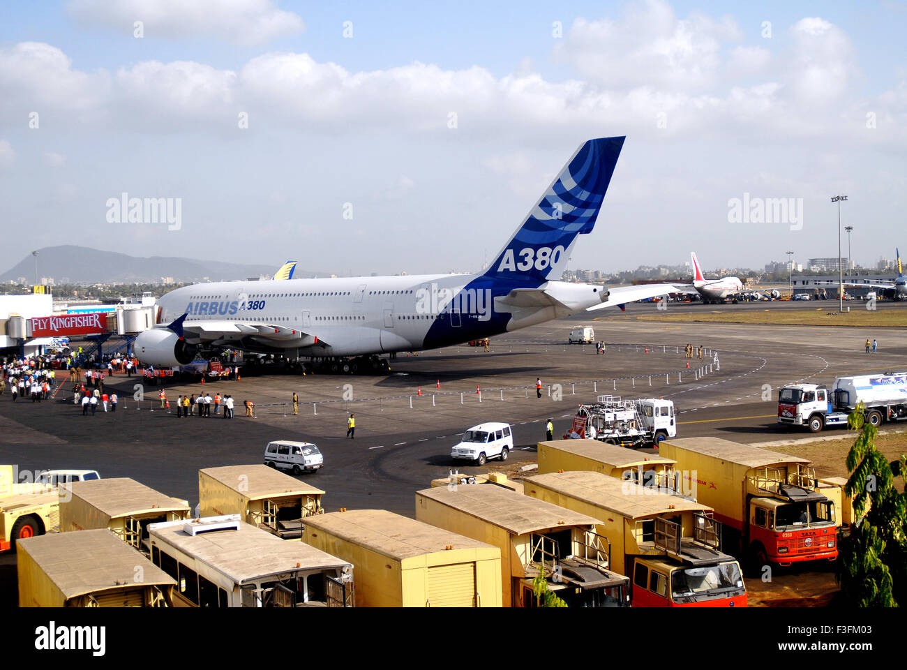 Plus grand avion de ligne Airbus A380 de l'aéroport Sahar terres de l'Aéroport International Chatrapati Shivaji Mumbai Banque D'Images