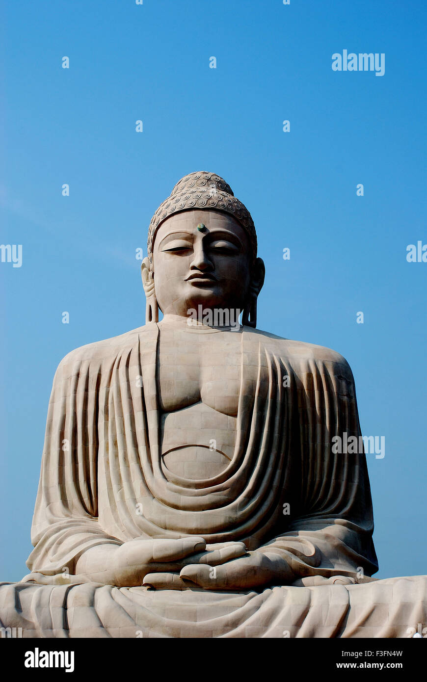 Immense statue du Bouddha dans la posture de méditation ; Gaya Bihar ; Inde ; Banque D'Images