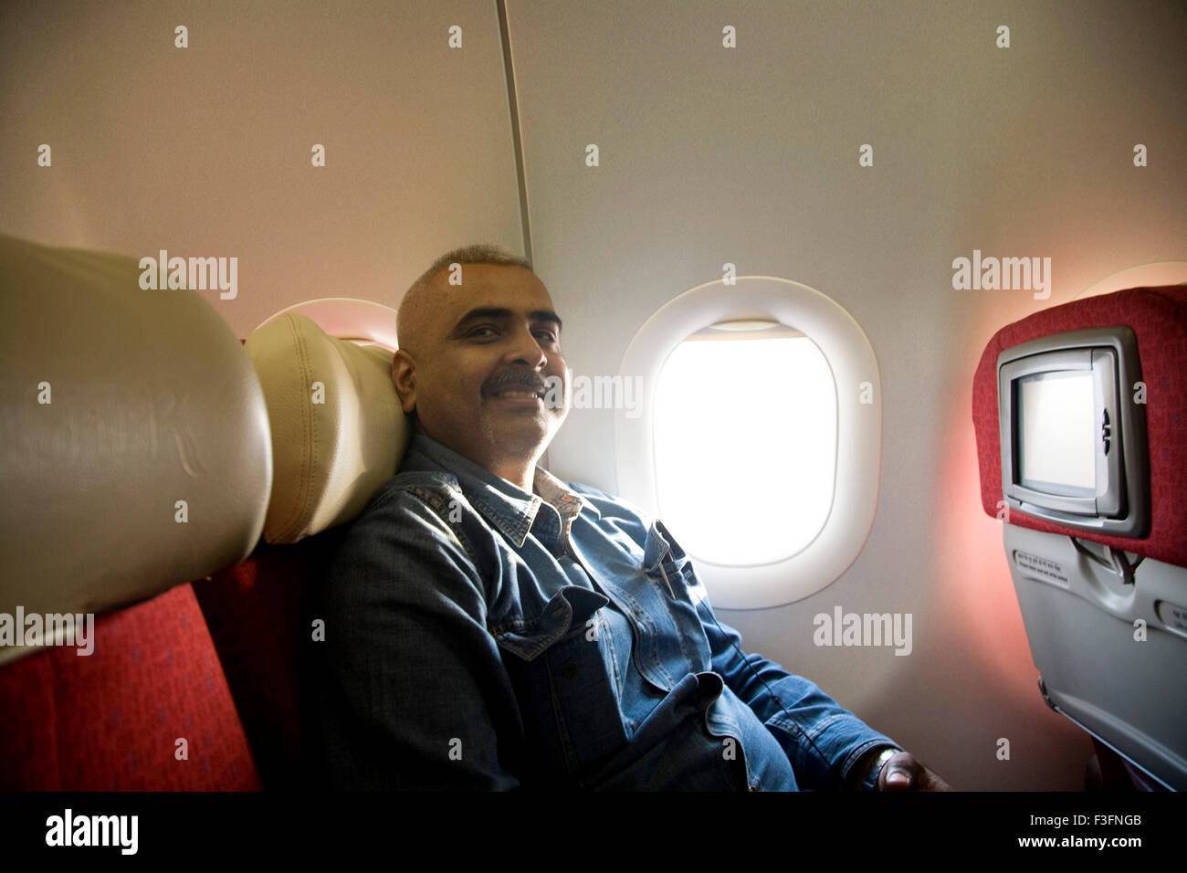 En sièges passagers en vol kingfisher deccan air bus A320 à la borne Chattrapati Shivaji de Bombay ; maintenant Mumbai Maharashtra ; Banque D'Images