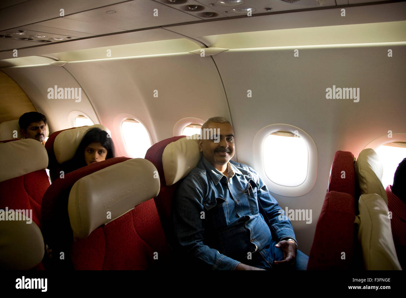 En sièges passagers en vol kingfisher deccan air bus A320 à la borne Chattrapati Shivaji de Bombay ; maintenant Mumbai Maharashtra ; Banque D'Images