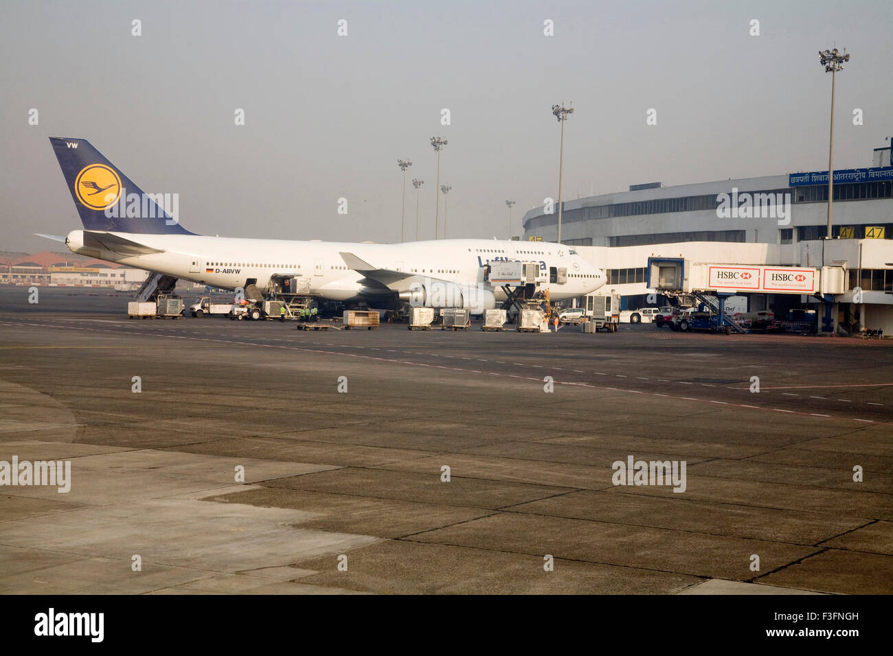La préparation de vol à décoller de la piste à la borne Chattrapati Shivaji de Bombay ; Santacruz ; maintenant Mumbai Maharashtra ; Inde ; Banque D'Images