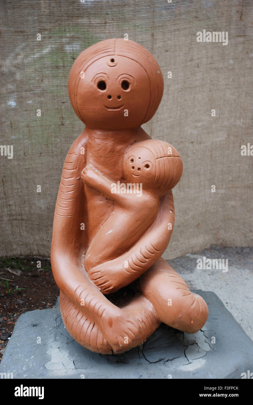 Sculpture en terre cuite, mère et enfant, Bishnupur, Bengale-Occidental, Inde, Asie Banque D'Images