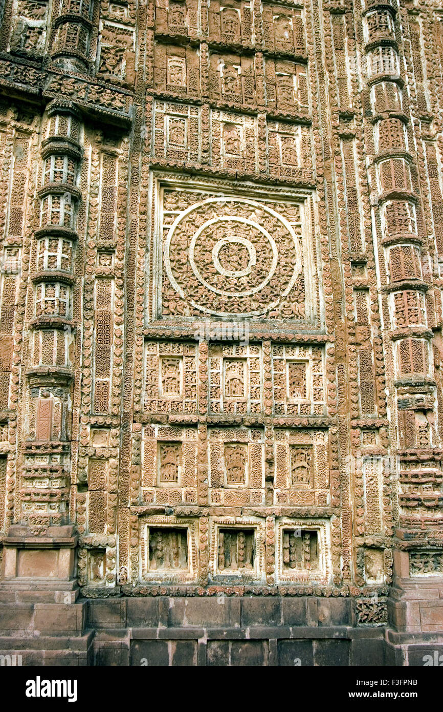 Panneau décoratif sur Shyamrai temple construit par le roi Singha Raghunath en 1643 A.D. ; New Delhi ; l'ouest du Bengale en Inde ; Banque D'Images