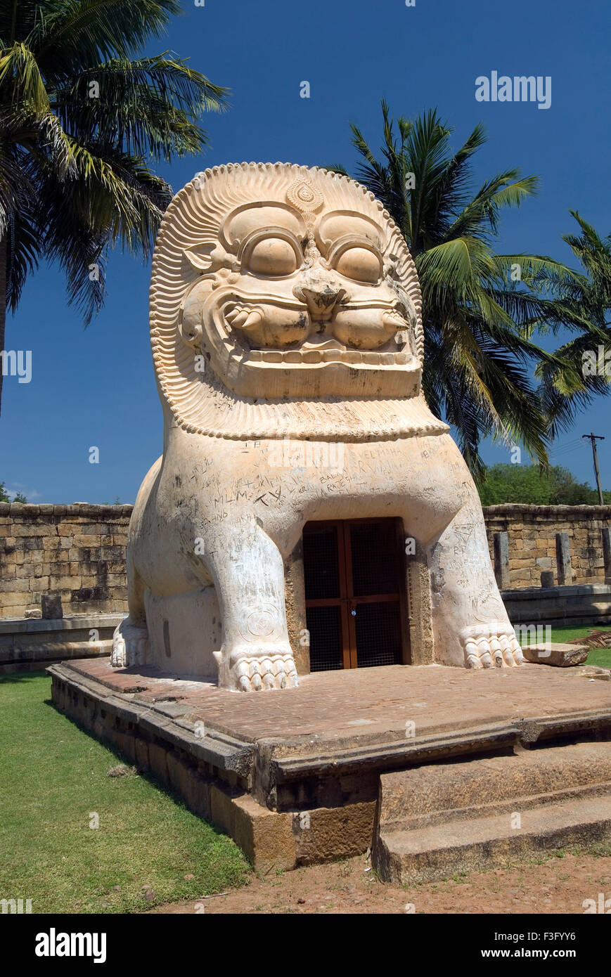 Bien simhakeni au lion Brihadishvara temple à Gangaikonda Cholapuram ; capitale du temple de Shiva ; Cholas ; Tamil Nadu Banque D'Images