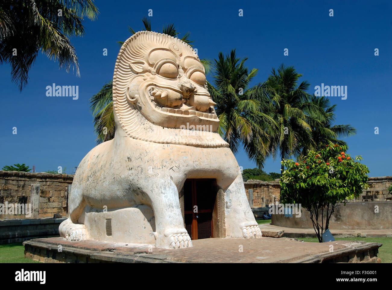 Bien simhakeni au lion Brihadishvara temple à Gangaikonda Cholapuram capitale du temple de Shiva ; Cholas Tamil Nadu Banque D'Images