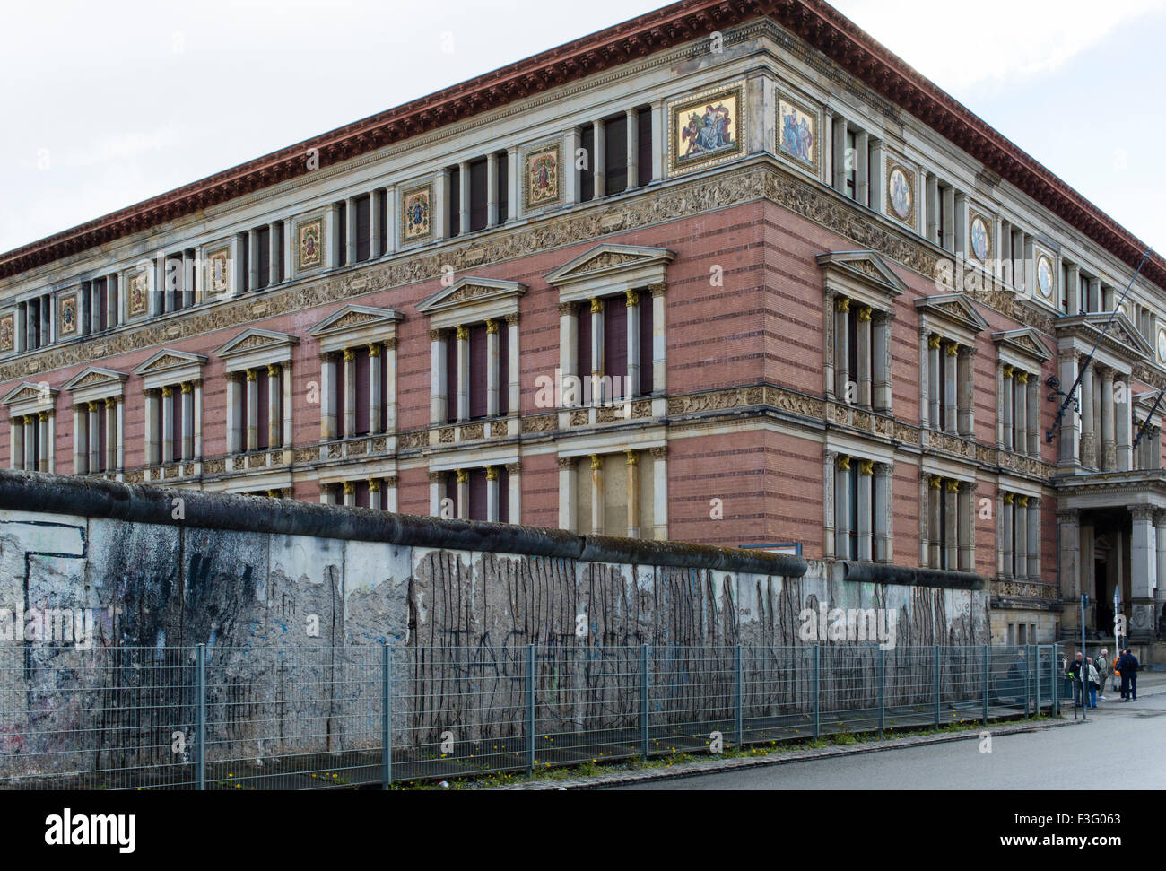 Bâtiment Martin-Gropius-Bau sur Niederkirchnerstrasse, anciennement Prinz-Albrecht-Strasse, Berlin. Banque D'Images