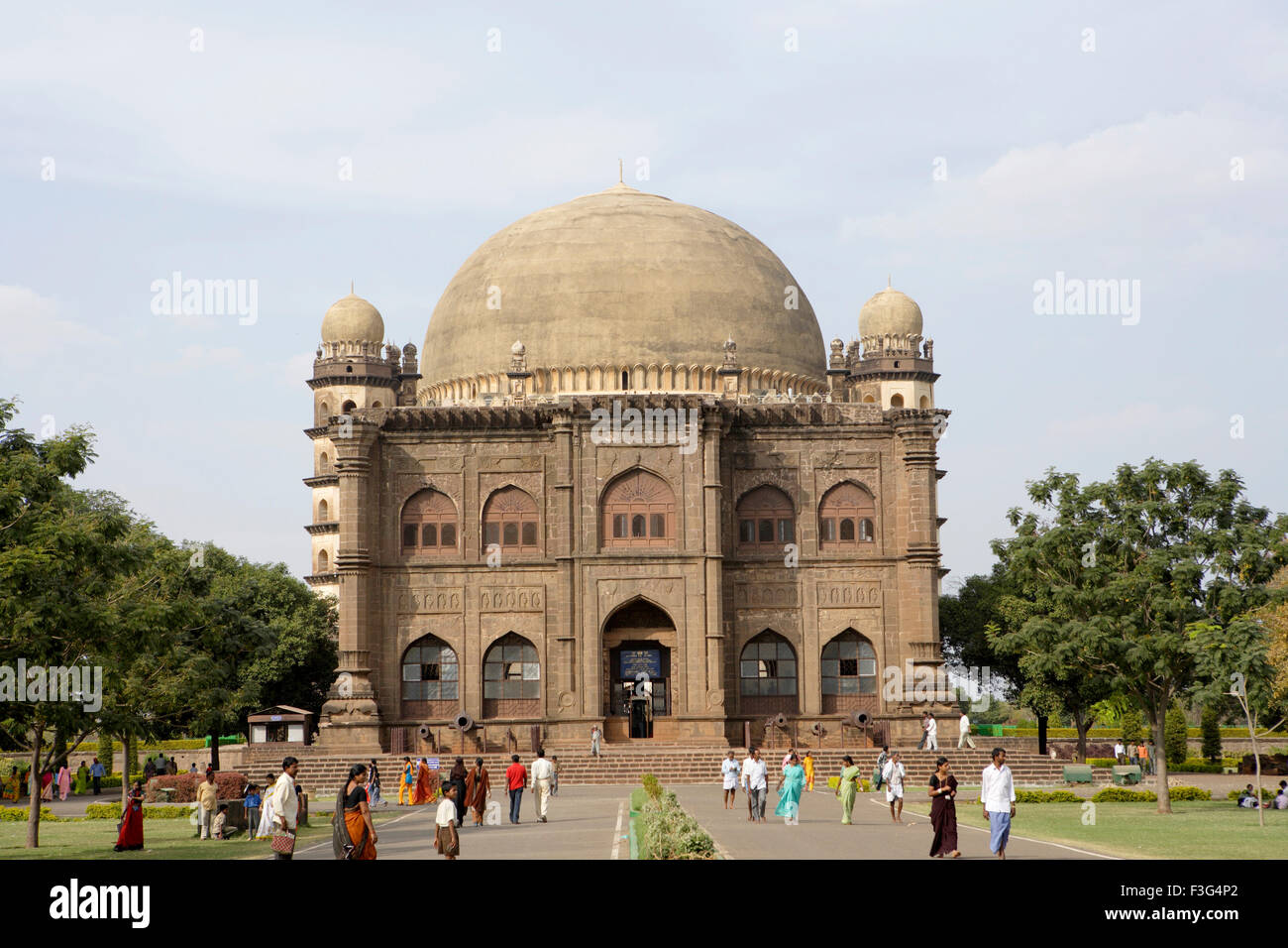 Gol Gumbaz Mausoleum Musée Muhammad Adil Shah ii 1627 57 piliers non pris en charge de Bijapur Karnataka Banque D'Images