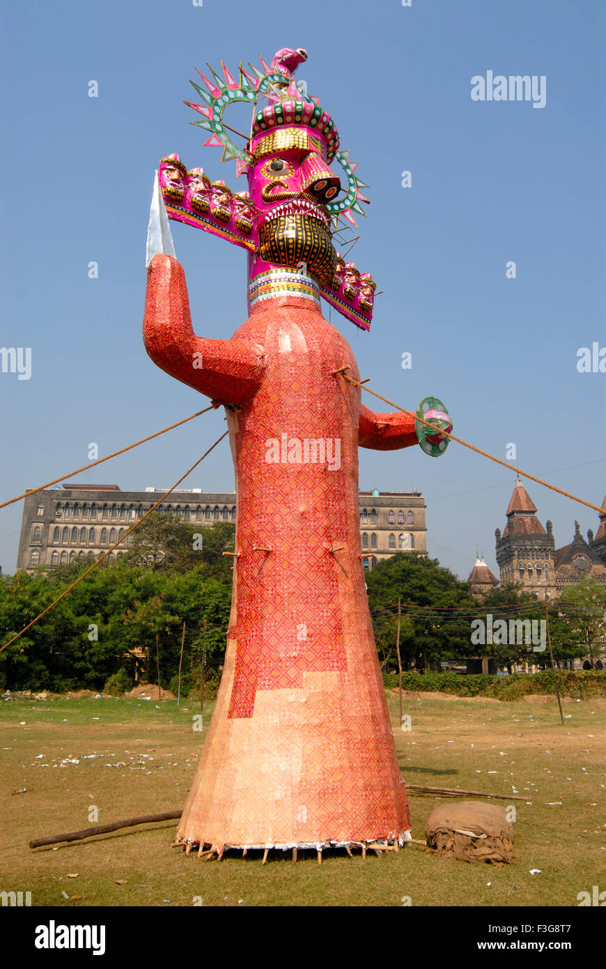 Le roi démon de Lanka Ravana ; célébration du festival Dussera à Azad Maidan ; Bombay maintenant Mumbai Maharashtra ; Inde ; Banque D'Images