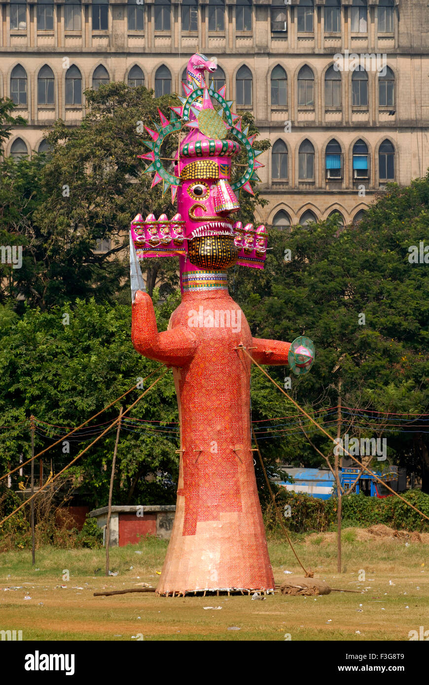 Le roi démon de Lanka Ravana ; célébration du festival Dussera à Azad Maidan ; Bombay maintenant Mumbai Maharashtra ; Inde ; Banque D'Images