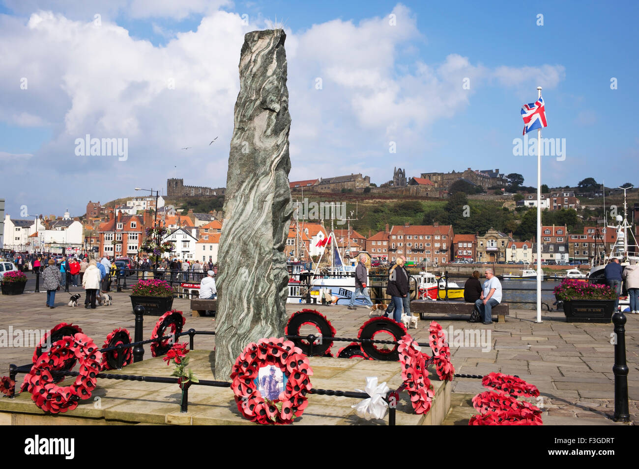 La guerre de granit norvégien mémorial en hommage aux soldats morts au combat de Whitby, Dock, havre Whitby, North Yorkshire, England, UK Banque D'Images