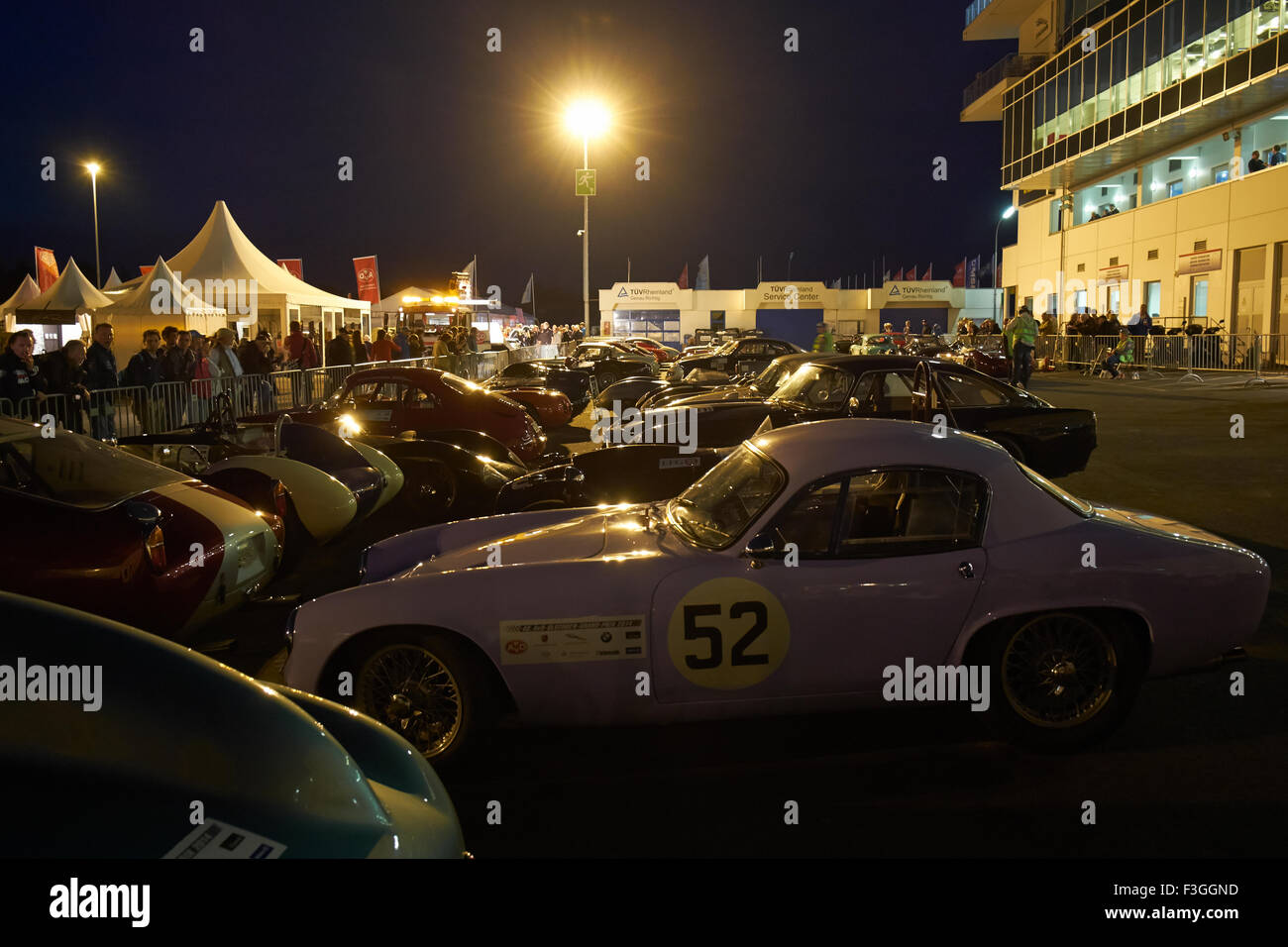Messieurs les pilotes (GT jusqu'à 1965), le parc ferme, 42.AvD-Oldtimer Grand Prix 2014 Nürburgring Banque D'Images