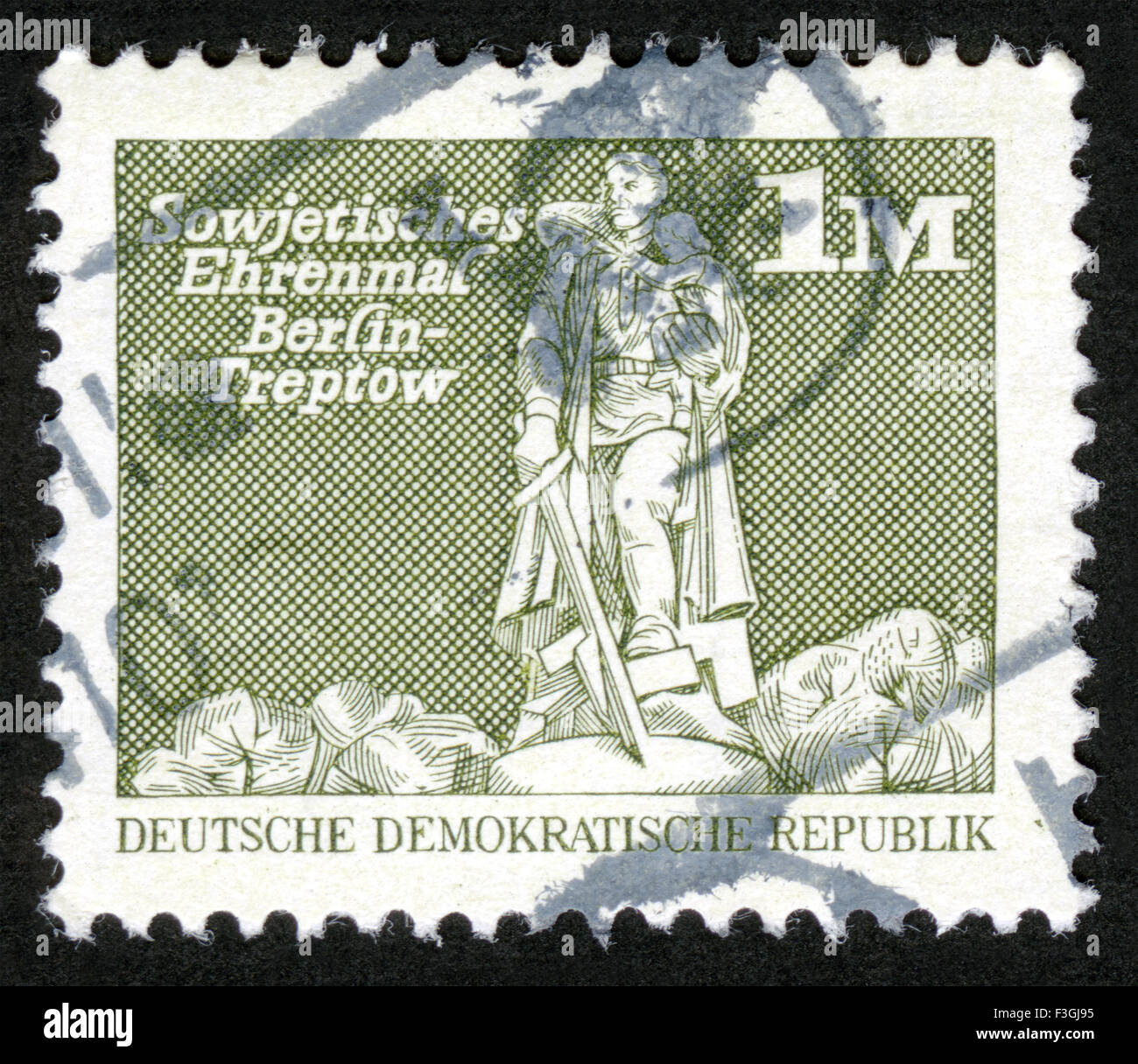 Allemagne timbre-poste, au monument commémoratif de guerre soviétique, Treptower Park Banque D'Images
