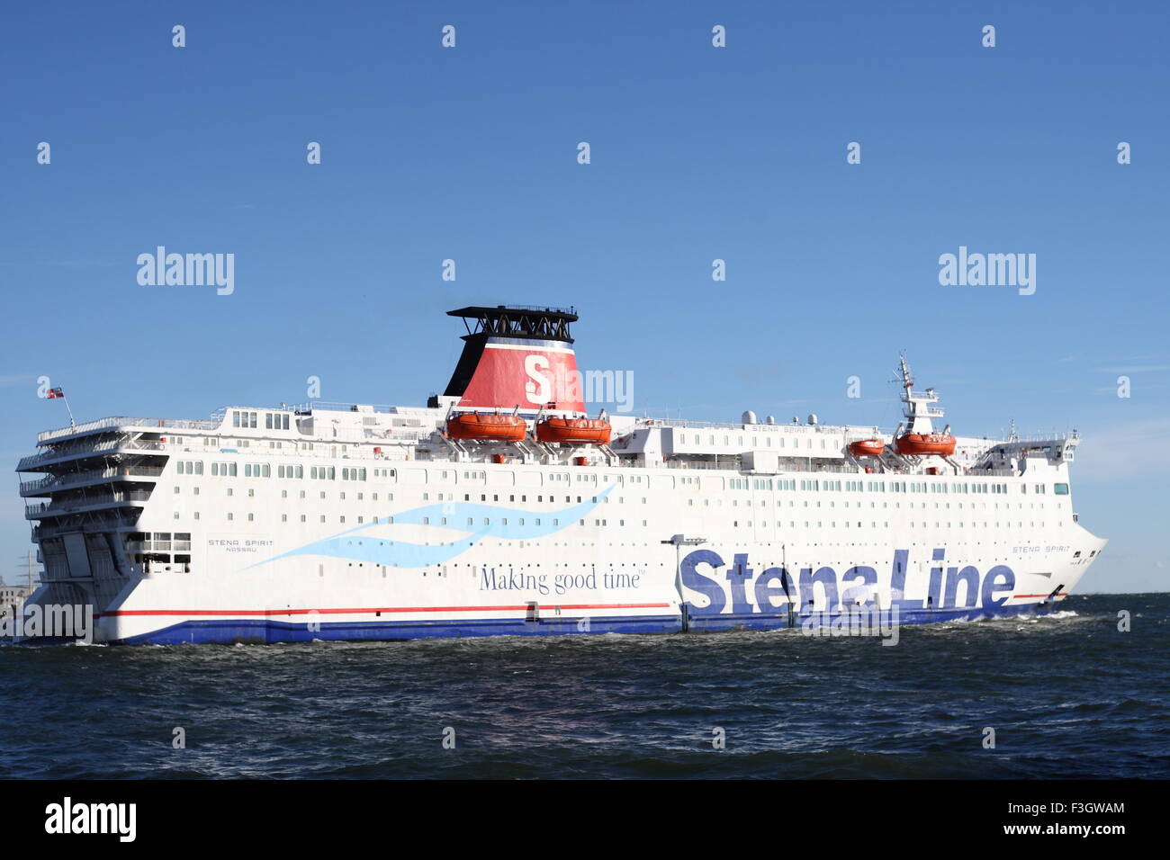 Gdynia, Pologne 7e, octobre 2015 ferry Stena Spirit appartenant à des lignes de ferry Stena Line va à Karlskrona en Suède. Ferry entre Gdynia en Pologne et Karlskrona en Suède va deux fois par jour, les déplacements s'effectue en 12 heures de crédit : Michal Fludra/Alamy Live News Banque D'Images