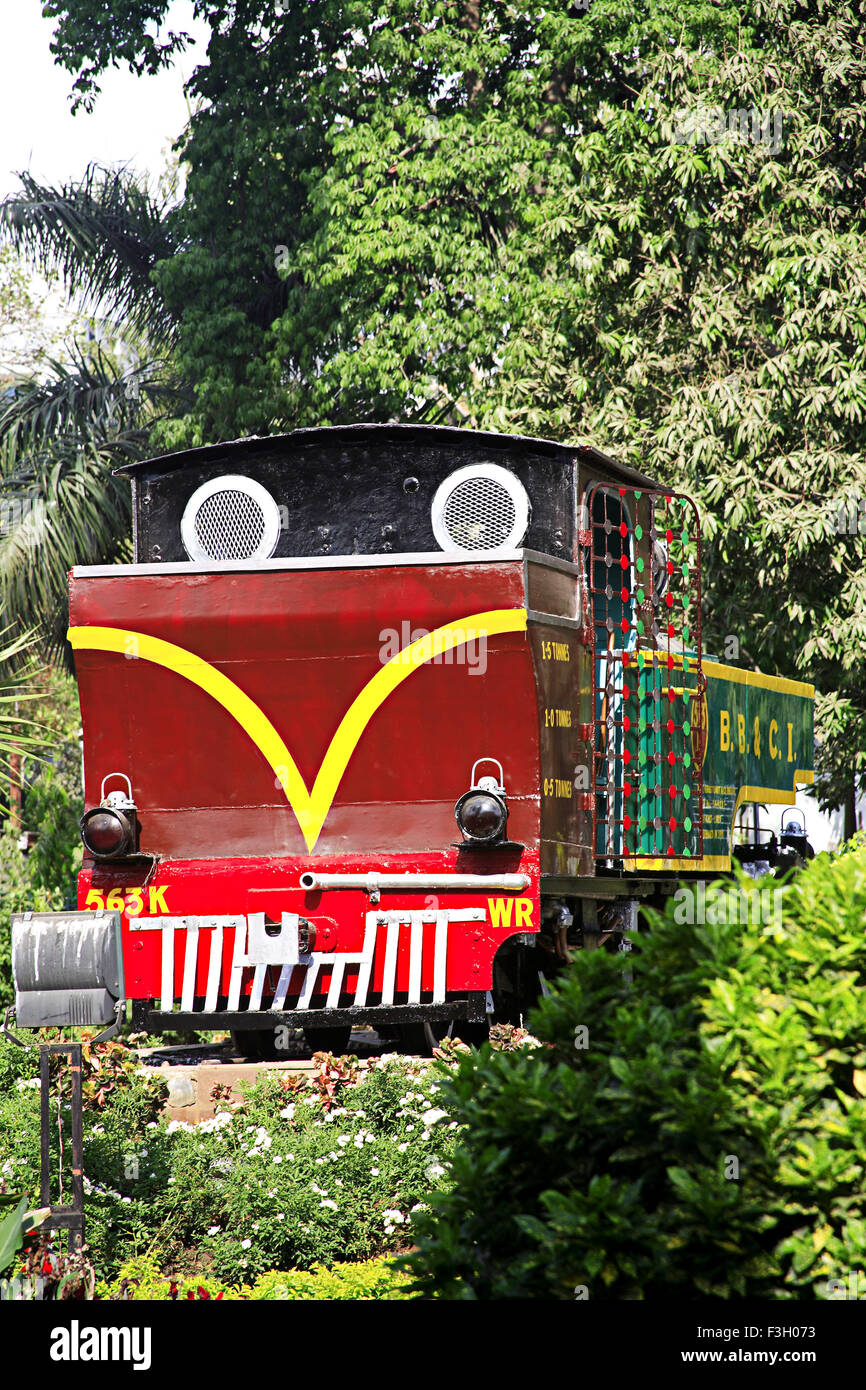 Ancien moteur au rail central Mumbai terminus à la Dre Anand Nair Marg appelé comme route Lamington ; Bombay Mumbai Banque D'Images