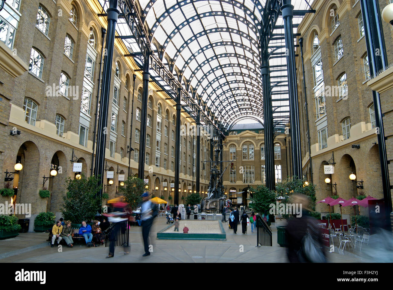 Boutiques de l'atrium, Londres, Angleterre, Royaume-Uni, Royaume-Uni Banque D'Images