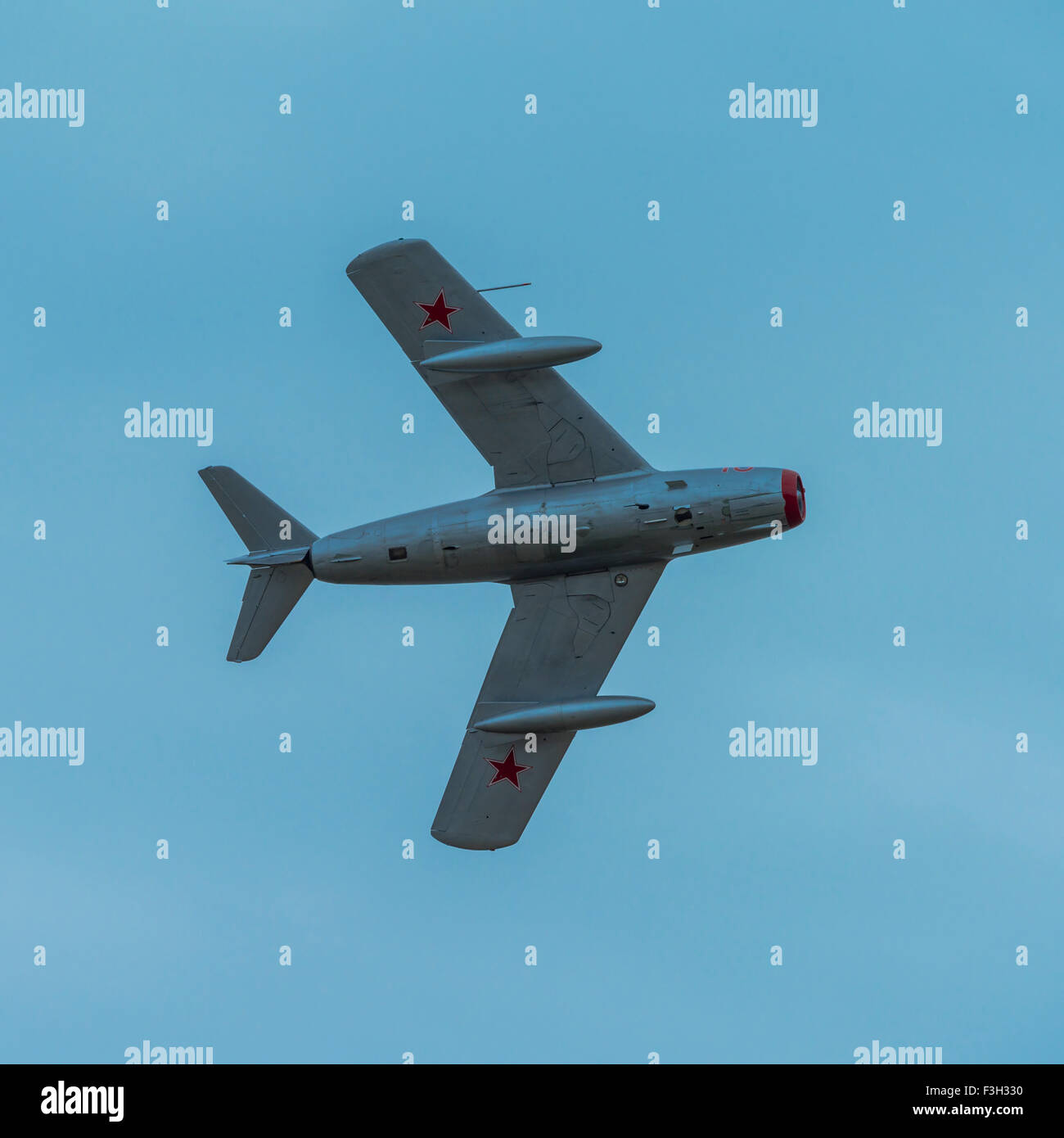 Fédération de Mikoyan Gourevitch MIG 15 avion de chasse de la guerre froide par le Norwegian Airforce escadron historique volant à Clacton Airshow Banque D'Images